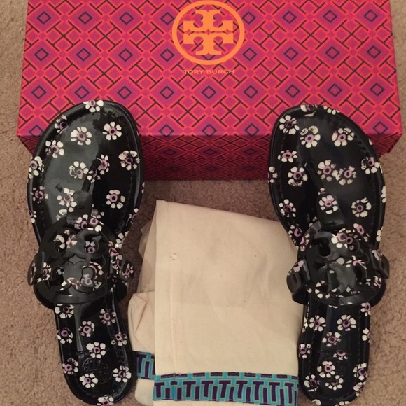 🎉 HP 🎉🆕 Tory Burch Miller Stamped Floral Sandal - Picture 5 of 10